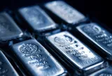 Quỹ bạc lớn nhất thế giới bất ngờ mua hơn 300 tấn trong 1 ngày