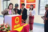 Hà Tĩnh: Dùng xe chuyên dụng hỗ trợ cử tri dân tộc Chứt đi bỏ phiếu