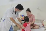 Bệnh tay chân miệng vào mùa, bệnh viện ở Đà Nẵng đón hàng trăm ca mỗi ngày
