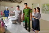 Huế kiểm tra đột xuất an toàn thực phẩm tại các bếp ăn của nhiều trường học