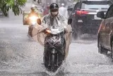 Không khí lạnh dồn dập tràn xuống, miền Bắc đón mưa dông cực lớn trên diện rộng