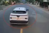 Lái ô tô lạng lách trên đường, tài xế bị phạt 45 triệu, tước giấy phép 11 tháng