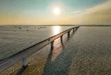 Việt Nam sở hữu "đường hầm bí ẩn" dài 4,5km hình thành từ 88 khoang đúc sẵn nằm trong lòng cầu vượt biển dài bậc nhất Đông Nam Á: Công nghệ lắp ghép quy mô lớn lần đầu được áp dụng