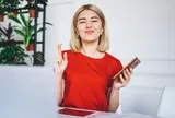 Trào lưu "cô gái may mắn" gây sốt: Chiếc bẫy tâm lý hay công thức dẫn tới thành công?