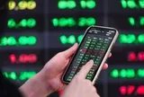 Thị trường chứng khoán Việt Nam: P/E đang ở mức thấp, nhưng định giá chưa đủ hấp dẫn