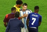 Quốc đảo nhỏ bé vừa làm Messi kiệt sức: Dân số nửa triệu người nhưng có thị trường chứng khoán, số mã cổ phiếu gây sốc