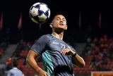 Cầu thủ giàu nhất thế giới, tài sài gấp 13 lần Ronaldo là ai?