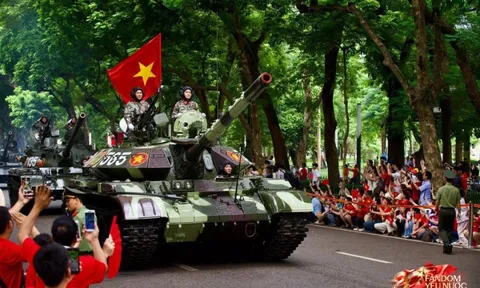 Khoảnh khắc tự hào: Đoàn diễu binh diễu hành A80 tiến bước theo từng tiếng hò reo của hàng vạn trái tim yêu nước
