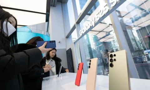 Giá smartphone trung bình đã vượt mốc 400 USD, người dùng chi mạnh tay hơn để mua điện thoại đời cao