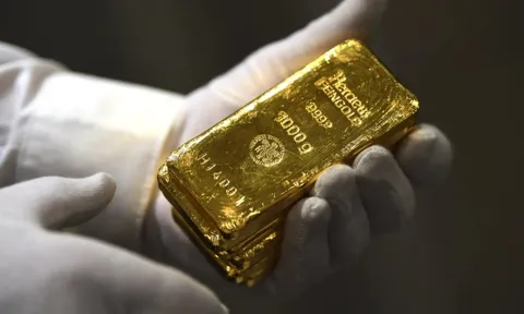 Giá vàng bất ngờ lao dốc