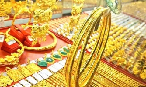 Sau cú bán tháo bất ngờ, giá vàng sẽ đi về đâu?