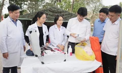 Hà Nội: Bố trí nhân viên y tế, xe cứu thương túc trực 24/24 phục vụ bắn pháo hoa Tết Nguyên đán