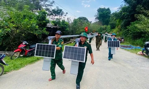 Những người lính mang ánh sáng về bản làng biên giới