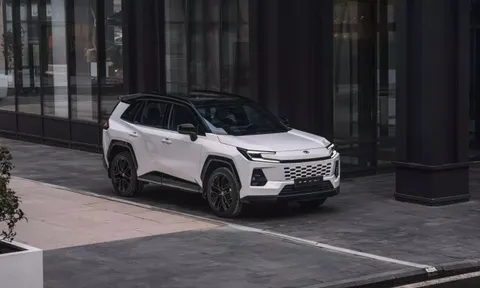 Toyota RAV4 đời mới thêm bản xăng cạnh tranh CX-5, CR-V