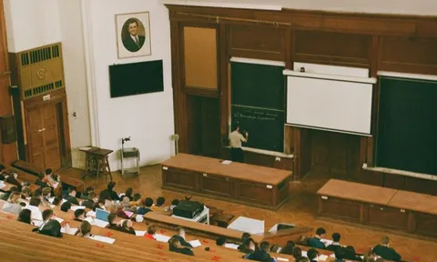 Không phải tiếng Anh, đây là 3 ngôn ngữ AI khuyên nên học ngay nếu muốn kiếm tiền trong 5 năm tới