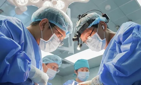 Bác sĩ cảnh báo 'cơn bão hoàn hảo' gây đột quỵ dịp Tết