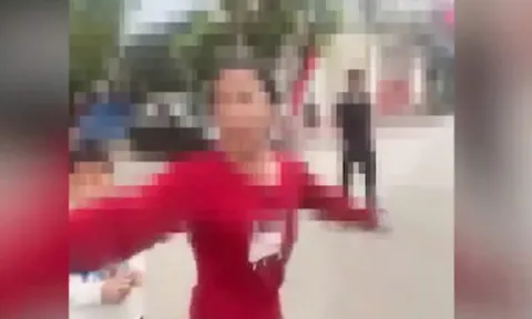 Công an mời người đòi thu tiền đỗ xe gần cổng chùa ở Ninh Bình lên làm việc