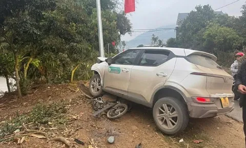 Ô tô con lao nhanh như tên bắn, húc văng xe máy khiến thầy hiệu trưởng tử vong