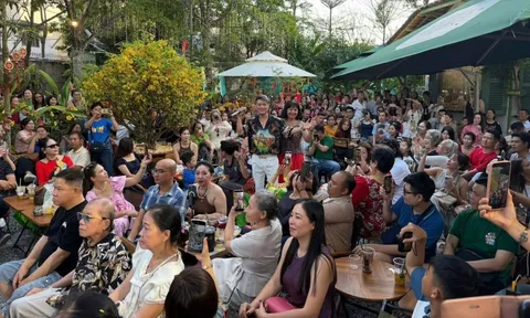 Vì sao quán cà phê của Đàm Vĩnh Hưng tạm đóng cửa chỉ sau khi khai trương hơn 2 tuần?