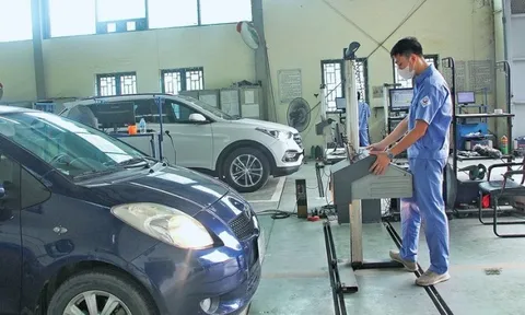 Quy định mới từ 1/3: Tài xế ô tô và xe máy chính thức chuyển sang dùng giấy đăng kiểm điện tử