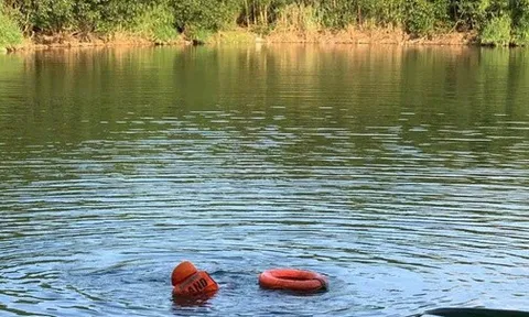 Phát hiện thai phụ và con gái tử vong dưới hồ sau tin nhắn tạm biệt