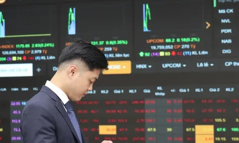 Dòng tiền lập tức nhập cuộc, cổ phiếu dầu khí 'nóng' như chiến sự Trung Đông