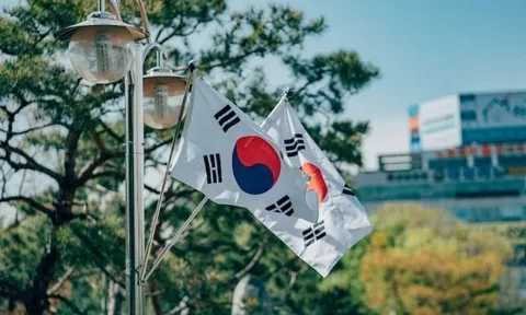 Chứng khoán Hàn Quốc bật tăng 12% ngay đầu phiên sau cú rơi lịch sử