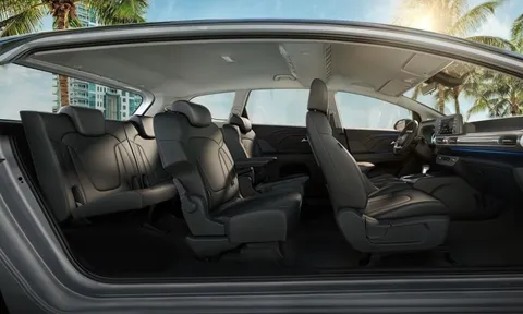 Xe 7 chỗ giá chưa tới 500 triệu đang ưu đãi hơn 100 triệu đồng, bảo hành tới 8 năm