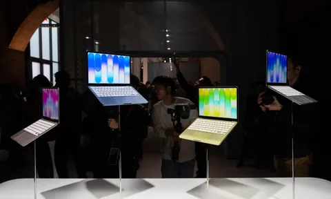 Tôi đã sống tới ngày giá MacBook chỉ từ 14 triệu, còn điện thoại Trung Quốc giờ đắt gấp đôi