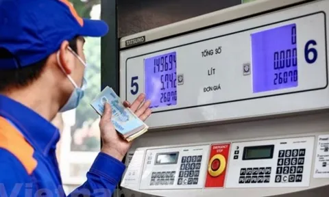 Phát hiện cây xăng găm hàng, ngưng bán không lý do: Người dân gọi ngay đường dây nóng 1900 888 655