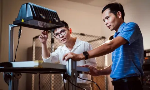 Giữa lúc giá xăng tăng, Việt Nam có startup giúp các trạm sạc xe điện giảm khoảng 40% chi phí/tháng