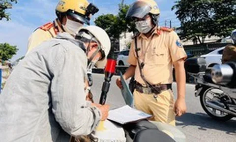 Lái xe 'vô tư' mắc lỗi quen thuộc này, mức phạt có thể lên tới 8 đến 14 triệu đồng, người dân chú ý