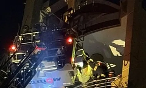 Cháy nhà 6 tầng ở trung tâm TPHCM, cứu được 5 người