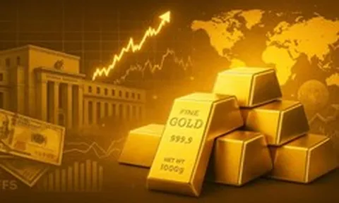 Quỹ vàng lớn nhất thế giới tiếp tục xả hàng tấn vàng khi giá rớt mốc 5.000 USD/oz