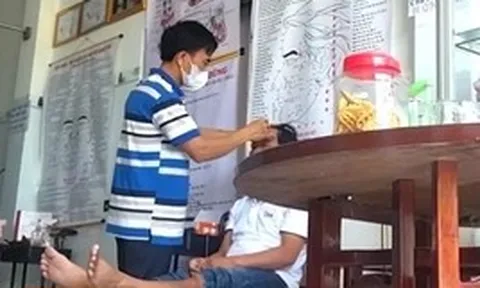 Kỳ lạ, mắc bệnh tâm thần nặng vẫn ‘chữa bệnh’ cho người khác