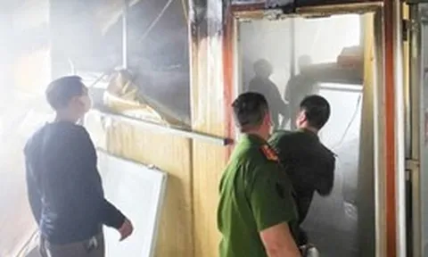 Cháy tầng 5 nhà nghỉ, 95 khách nước ngoài thoát nạn