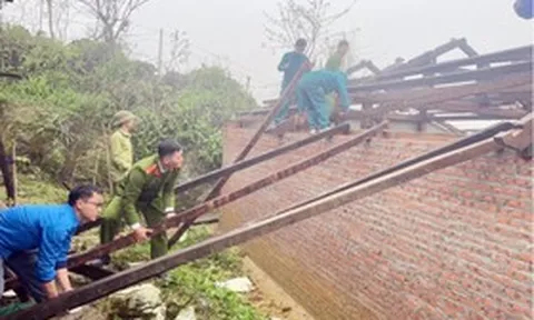 Cảnh báo dông lốc có thể ập xuống nhiều nơi ở Lai Châu sau khi hàng chục nhà dân bị tốc mái