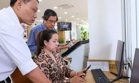 Công chức xin thôi việc được đề xuất hỗ trợ thế nào?