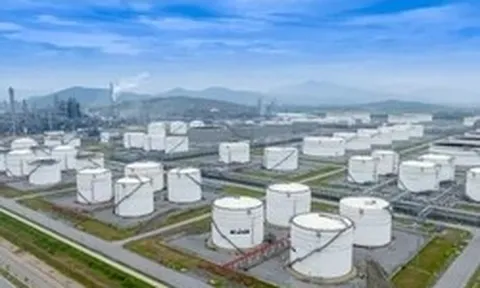 Nhà máy lọc dầu Dung Quất, Nghi Sơn đủ nguyên liệu sản xuất đến hết tháng 4