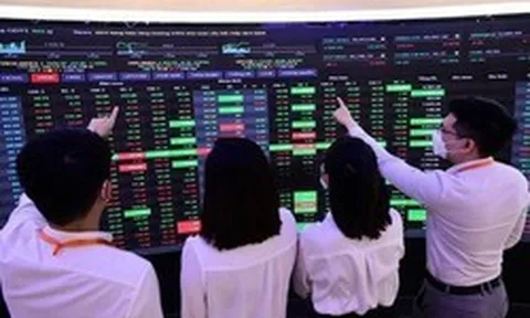 CTCK bất ngờ hạ dự báo VN-Index năm 2026 sau căng thẳng Trung Đông