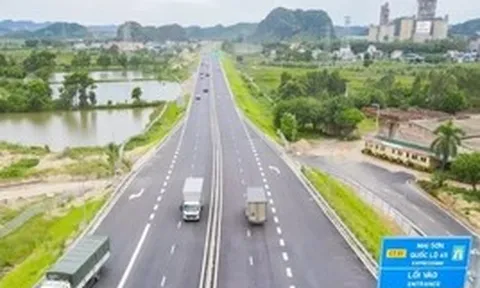 Cao tốc mới thu phí không dừng: Được bao nhiêu tiền, vì sao bị lỗi?