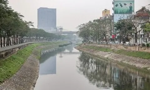 Sau 6 tháng hồi sinh, dòng 'sông chết' ở Hà Nội thay đổi ra sao?