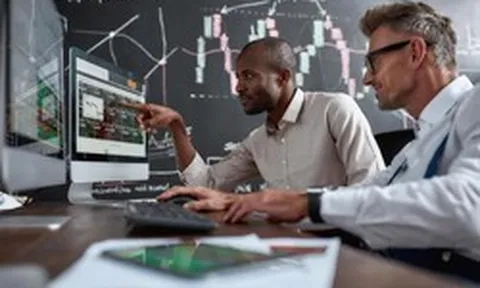 Phiên 7/4: Khối ngoại tiếp đà bán ròng 800 tỷ đồng, "xả" mạnh 3 cổ phiếu ngân hàng