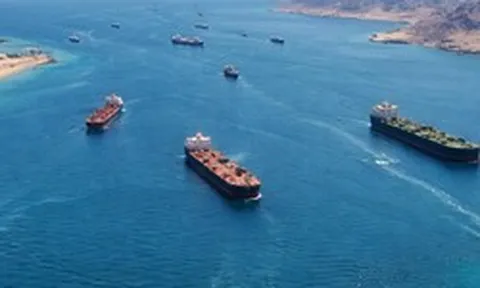 Ngoại trưởng Iran: Eo biển Hormuz sẽ mở trong 2 tuần ngừng bắn