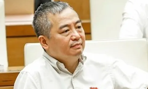 PGS.TS Nguyễn Lân Hiếu chỉ ra nghịch lý bệnh viện tư quá tải và gánh nặng chi phí y tế