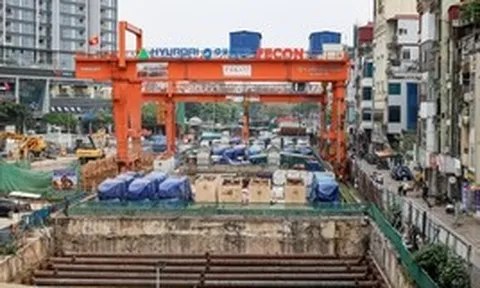 Phố vàng tê liệt vì lô cốt metro chậm tiến độ, nhà 2 mặt tiền không ai thuê