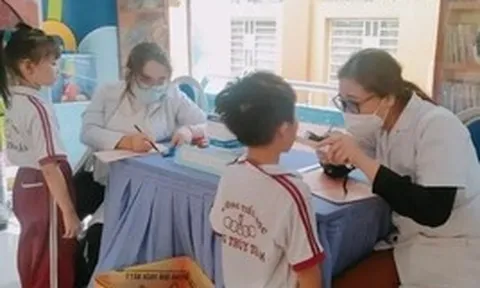 Truy nguồn thực phẩm sau loạt học sinh ở TPHCM nghi ngộ độc