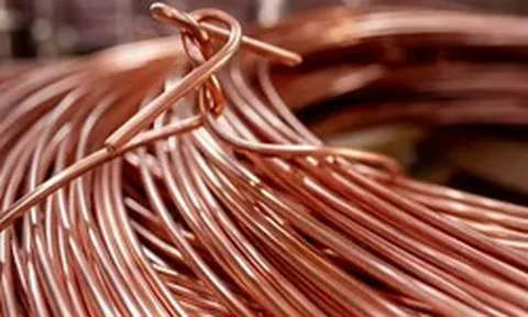 Giá đồng tiến sát mức cao kỷ lục