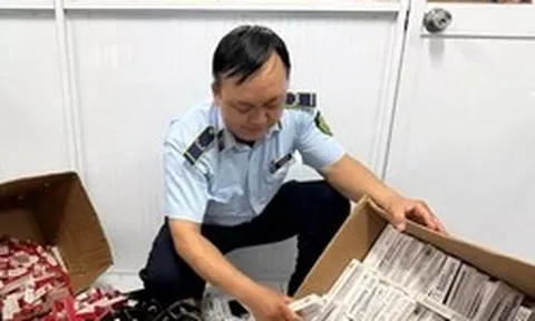 TPHCM đột kích nhiều kho hàng, thu giữ hàng nghìn sản phẩm '3 không'