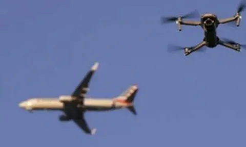 Chỉ trong 2 ngày, 38 chuyến bay, hàng ngàn hành khách bị ảnh hưởng do drone và diều